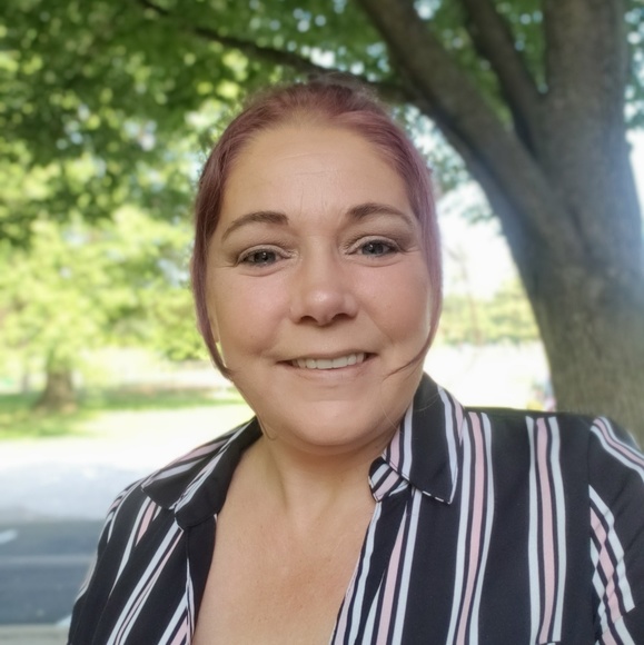 Meet your Posher, Kim - Picture 2 of 2